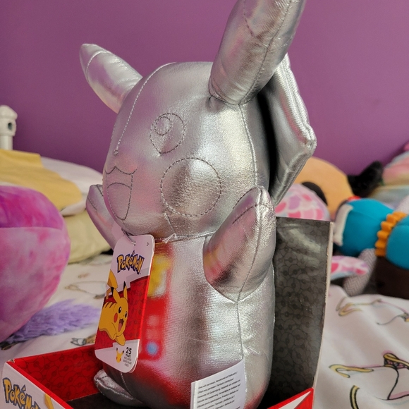 Sliver Pikachu new still in box - Picture 3 of 4